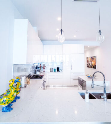 FIN 11 - OCEANFRONT CONDO