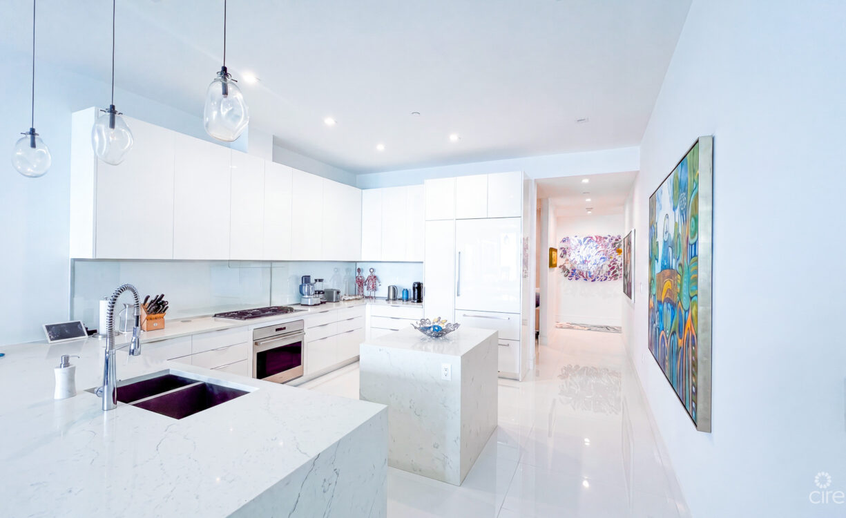FIN 11 - OCEANFRONT CONDO