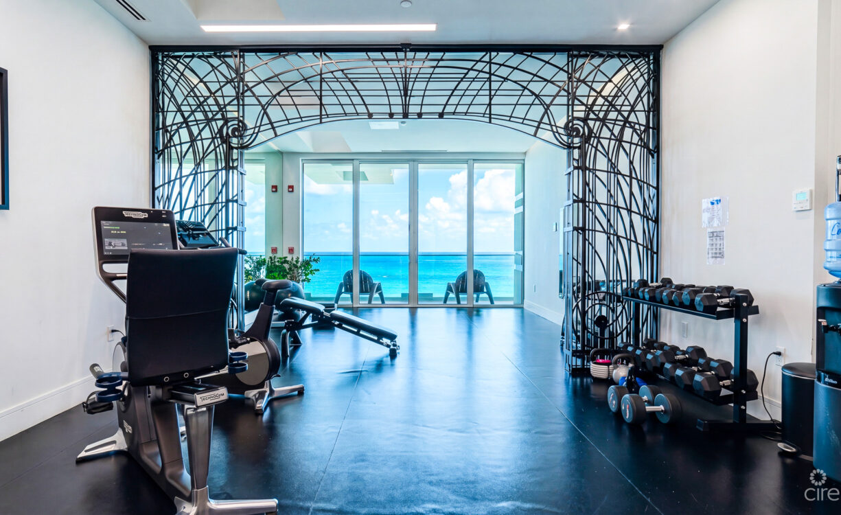 FIN 11 - OCEANFRONT CONDO