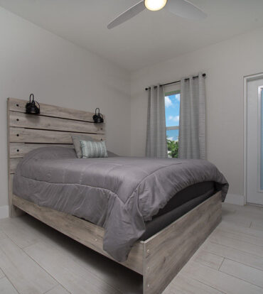 2 BED 2 BATH CONDO 61 WEST