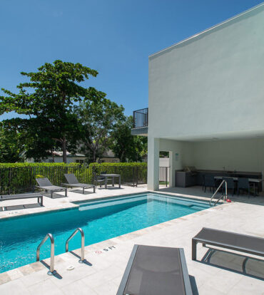 2 BED 2 BATH CONDO 61 WEST