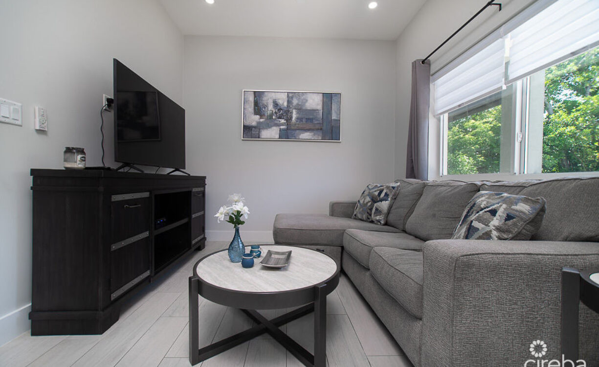 2 BED 2 BATH CONDO 61 WEST