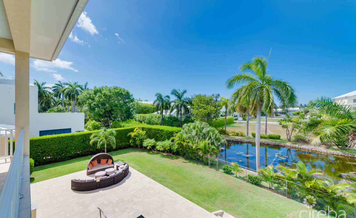 BRITANNIA DRIVE 526, EXECUTIVE FAMILY HOME