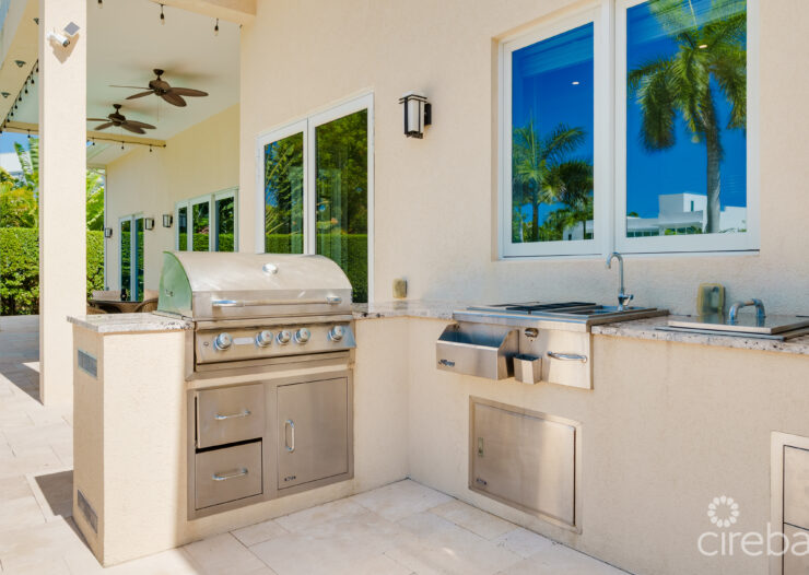 BRITANNIA DRIVE 526, EXECUTIVE FAMILY HOME