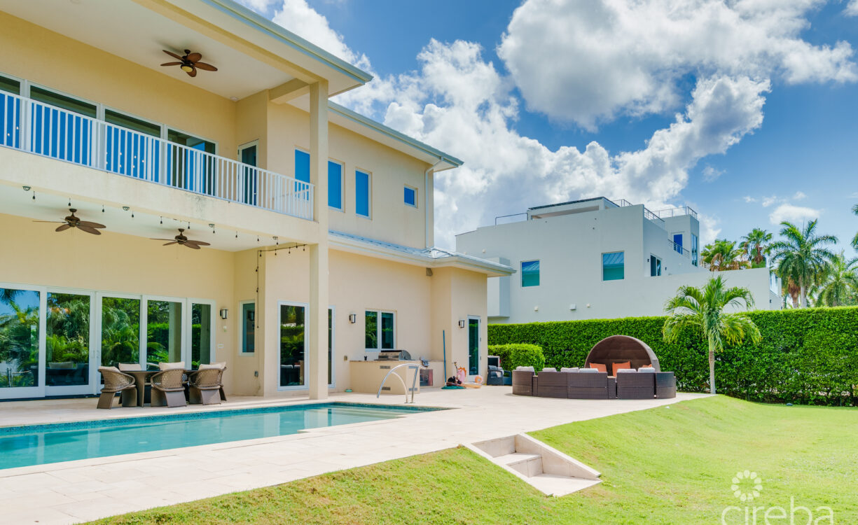 BRITANNIA DRIVE 526, EXECUTIVE FAMILY HOME