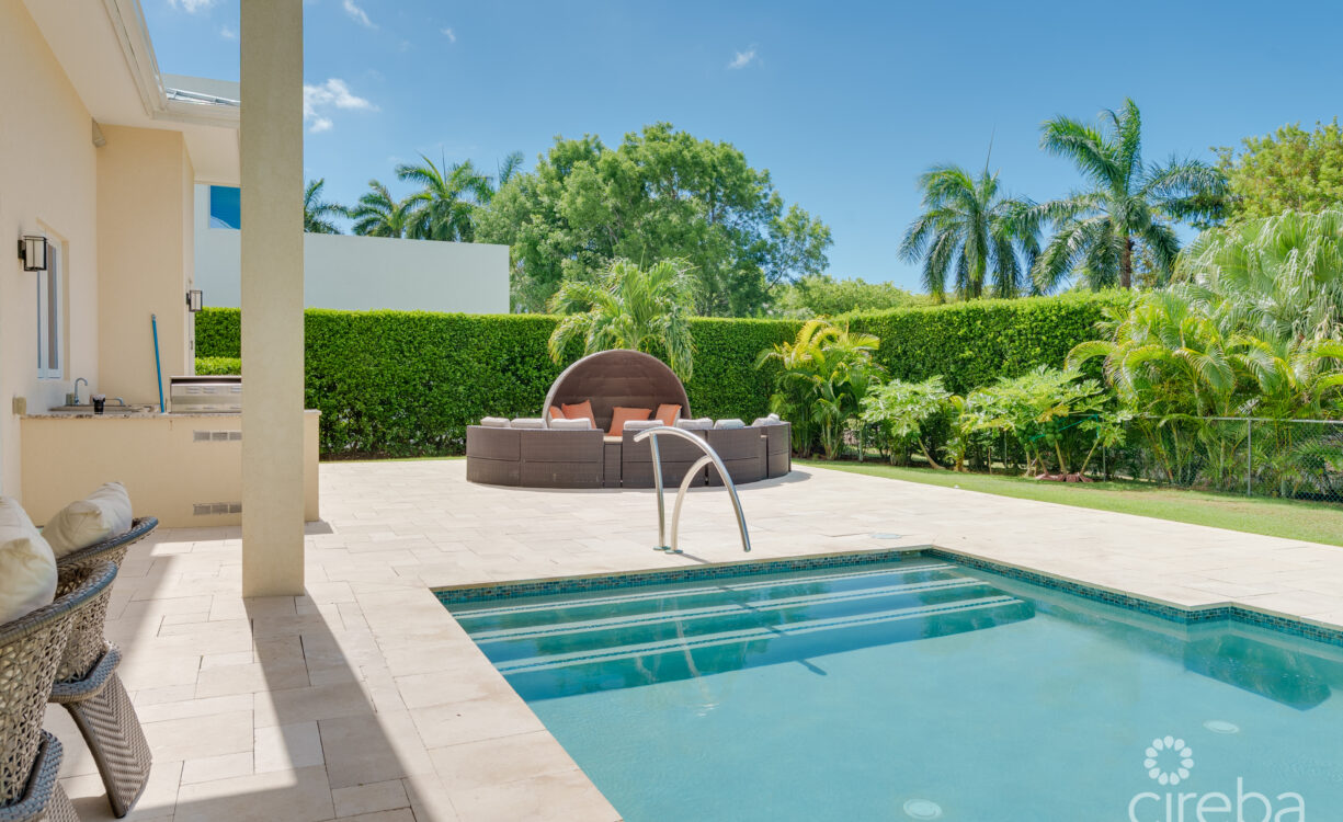 BRITANNIA DRIVE 526, EXECUTIVE FAMILY HOME