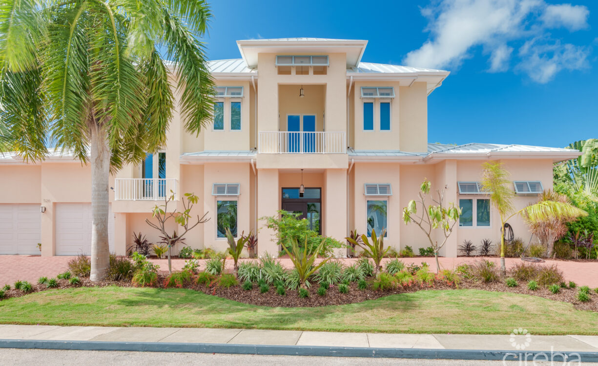 BRITANNIA DRIVE 526, EXECUTIVE FAMILY HOME