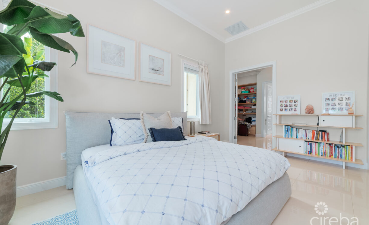 BRITANNIA DRIVE 526, EXECUTIVE FAMILY HOME