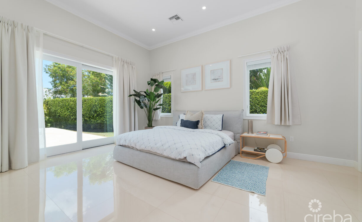 BRITANNIA DRIVE 526, EXECUTIVE FAMILY HOME