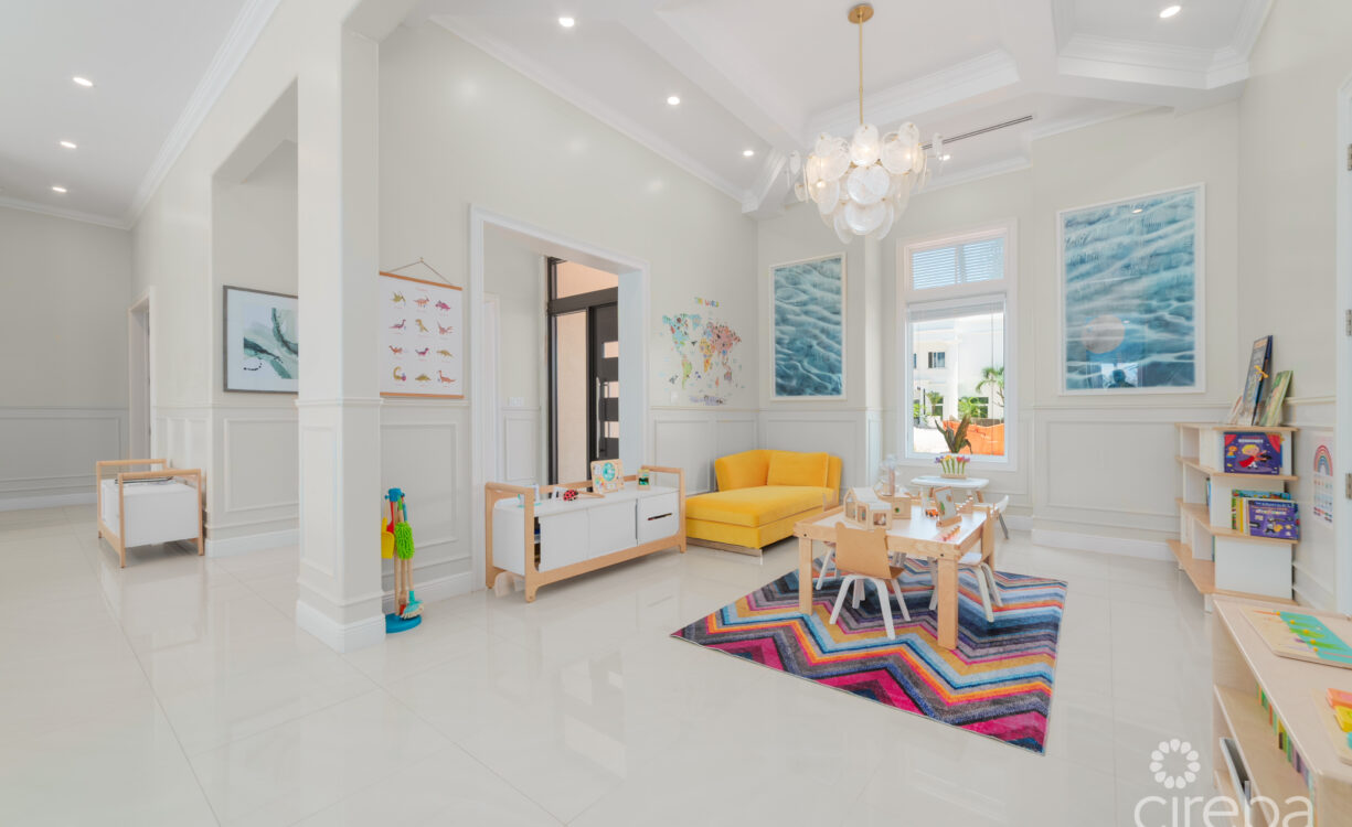 BRITANNIA DRIVE 526, EXECUTIVE FAMILY HOME