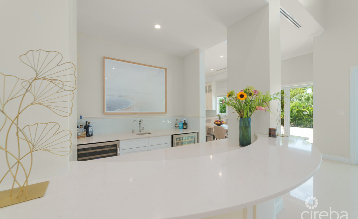 BRITANNIA DRIVE 526, EXECUTIVE FAMILY HOME