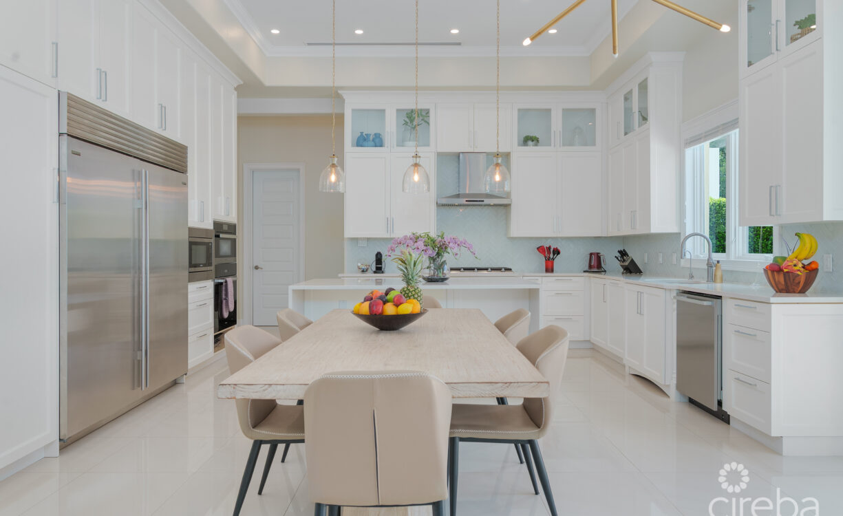BRITANNIA DRIVE 526, EXECUTIVE FAMILY HOME