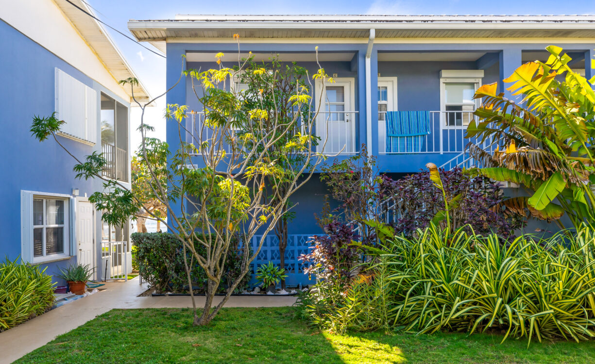 MOON BAY 6, BEACHFRONT 2 BED