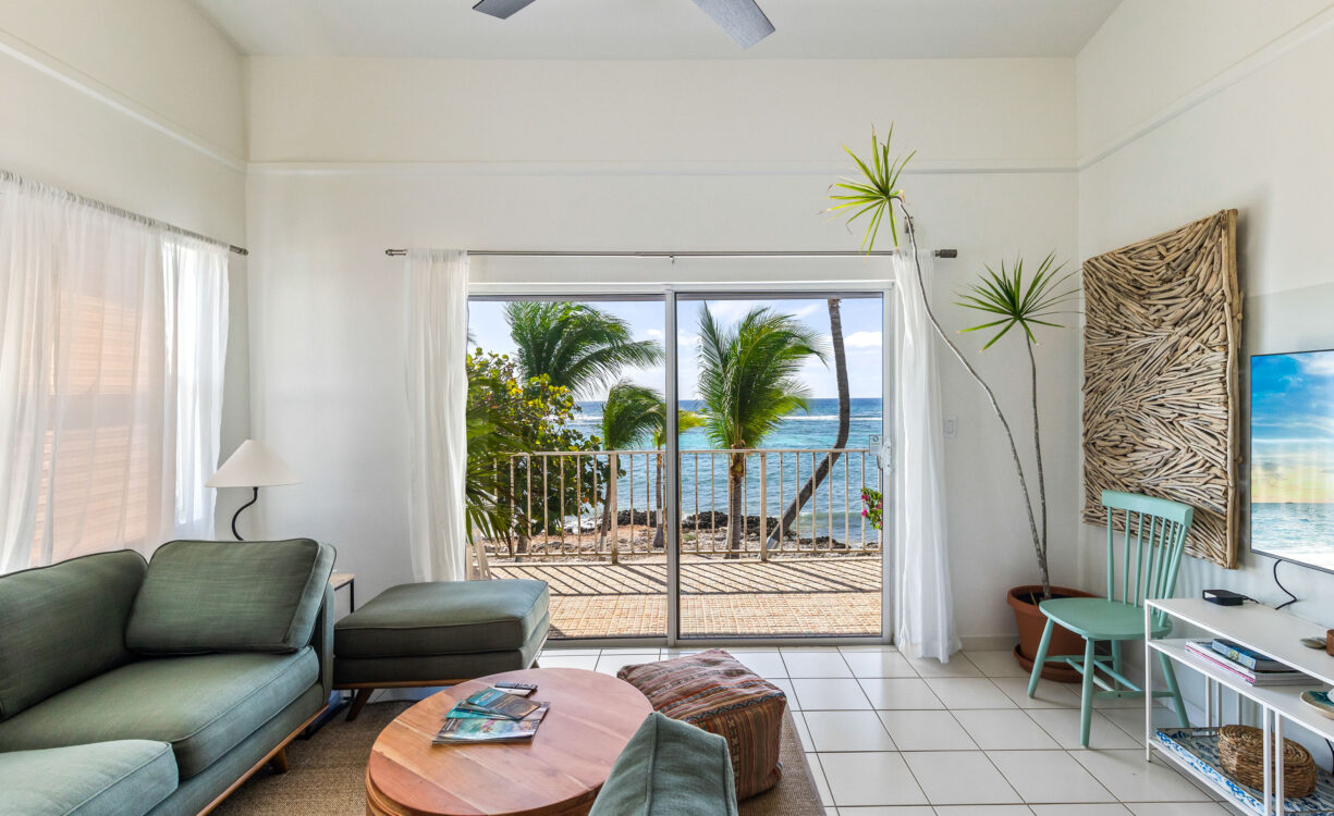 MOON BAY 6, BEACHFRONT 2 BED
