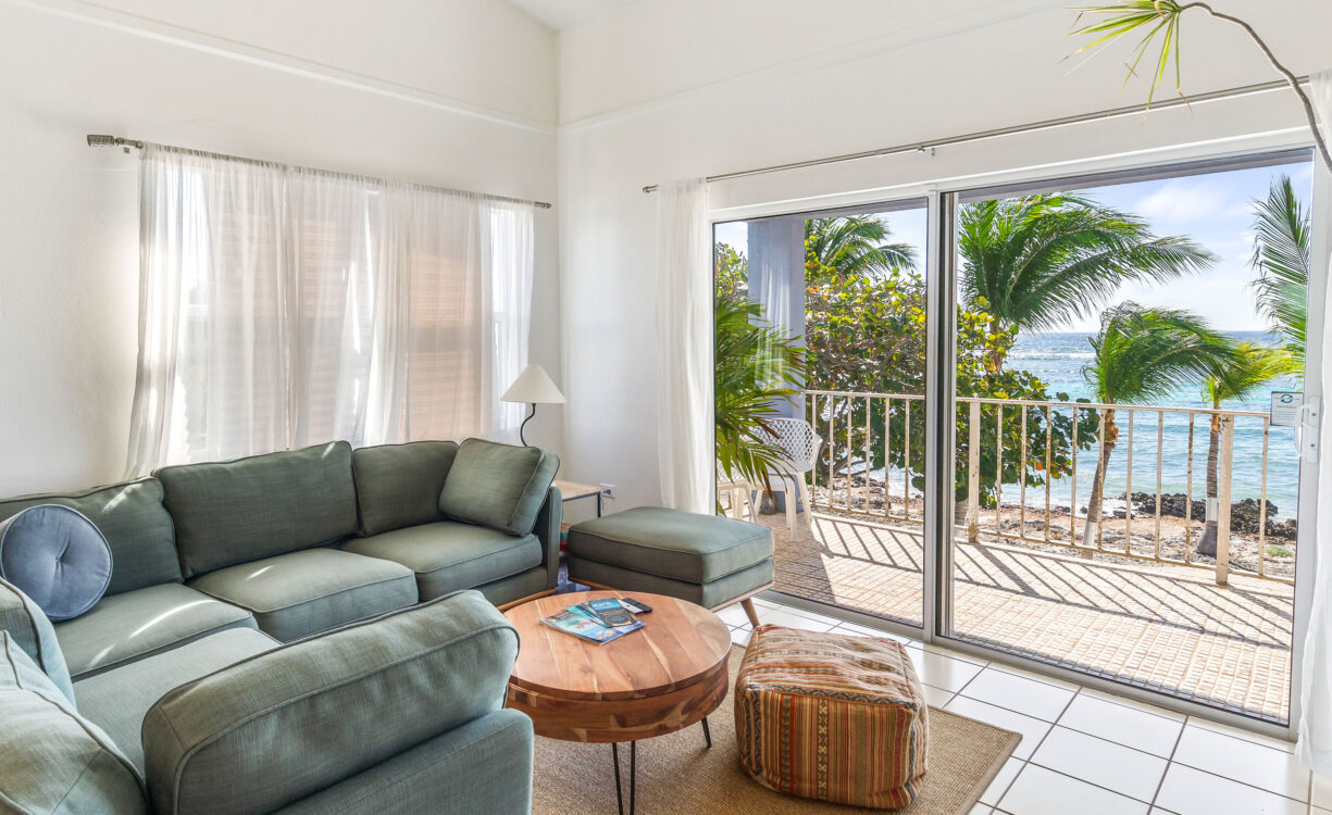 MOON BAY 6, BEACHFRONT 2 BED