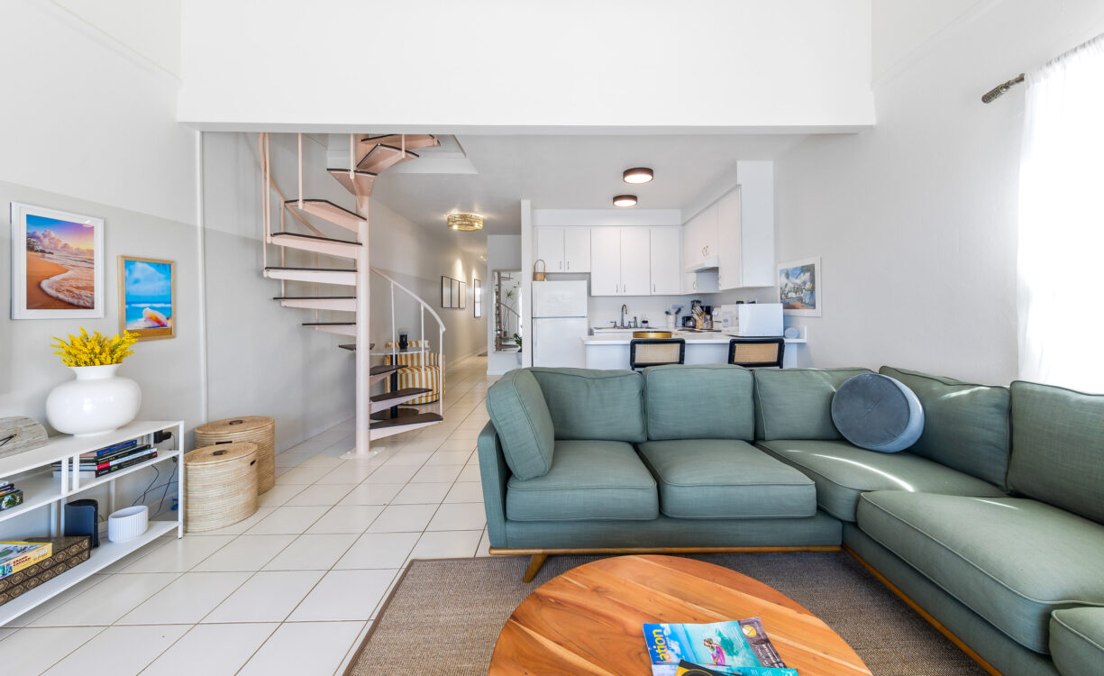 MOON BAY 6, BEACHFRONT 2 BED