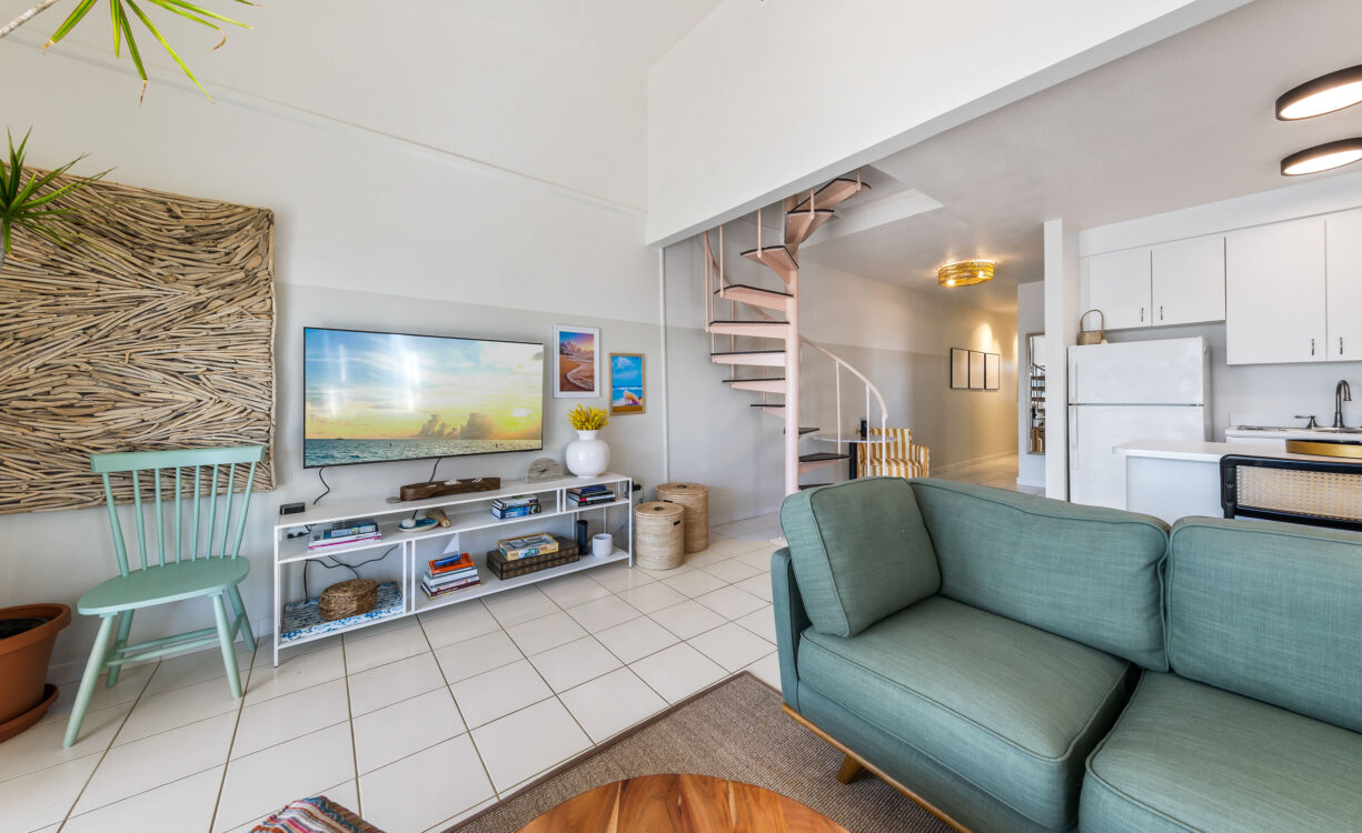 MOON BAY 6, BEACHFRONT 2 BED