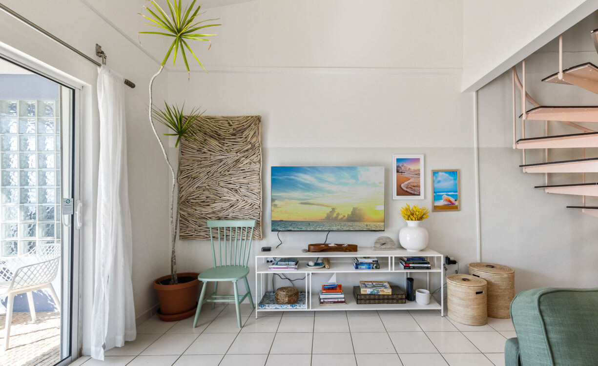 MOON BAY 6, BEACHFRONT 2 BED