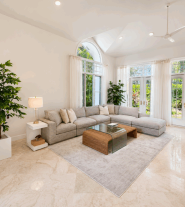 RARE KING'S COURT VILLA IN BRITANNIA | SEVEN MILE BEACH CORRIDOR