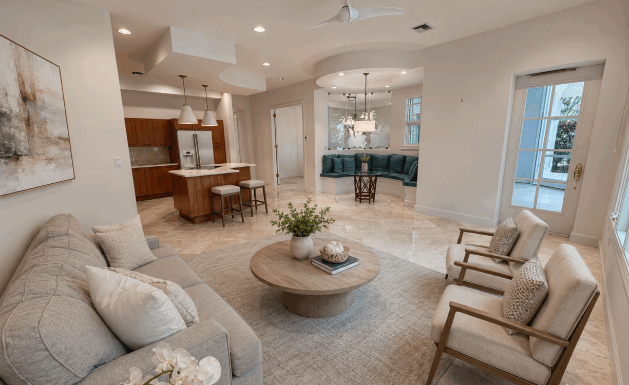 RARE KING'S COURT VILLA IN BRITANNIA | SEVEN MILE BEACH CORRIDOR