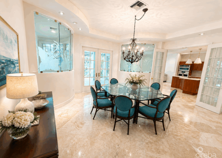 RARE KING'S COURT VILLA IN BRITANNIA | SEVEN MILE BEACH CORRIDOR
