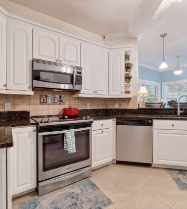 SAVANNAH 3 BED HOME WITH 1 BED RENTAL INCOME - $25K KYD CASHBACK INCENTIVE.