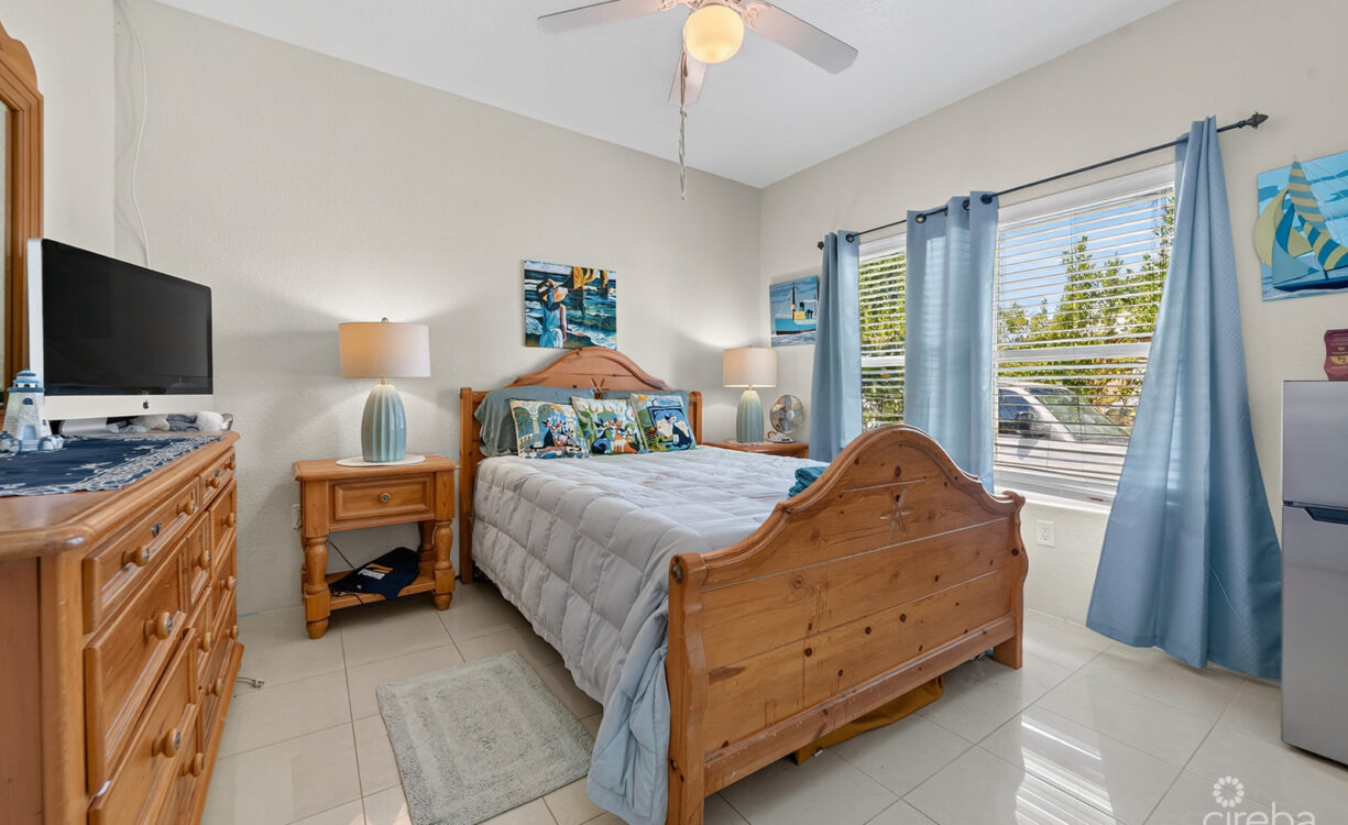 SAVANNAH 3 BED HOME WITH 1 BED RENTAL INCOME - $25K KYD CASHBACK INCENTIVE.