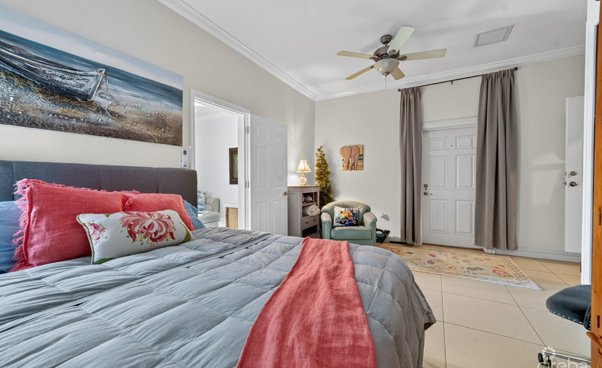 SAVANNAH 3 BED HOME WITH 1 BED RENTAL INCOME - $25K KYD CASHBACK INCENTIVE.