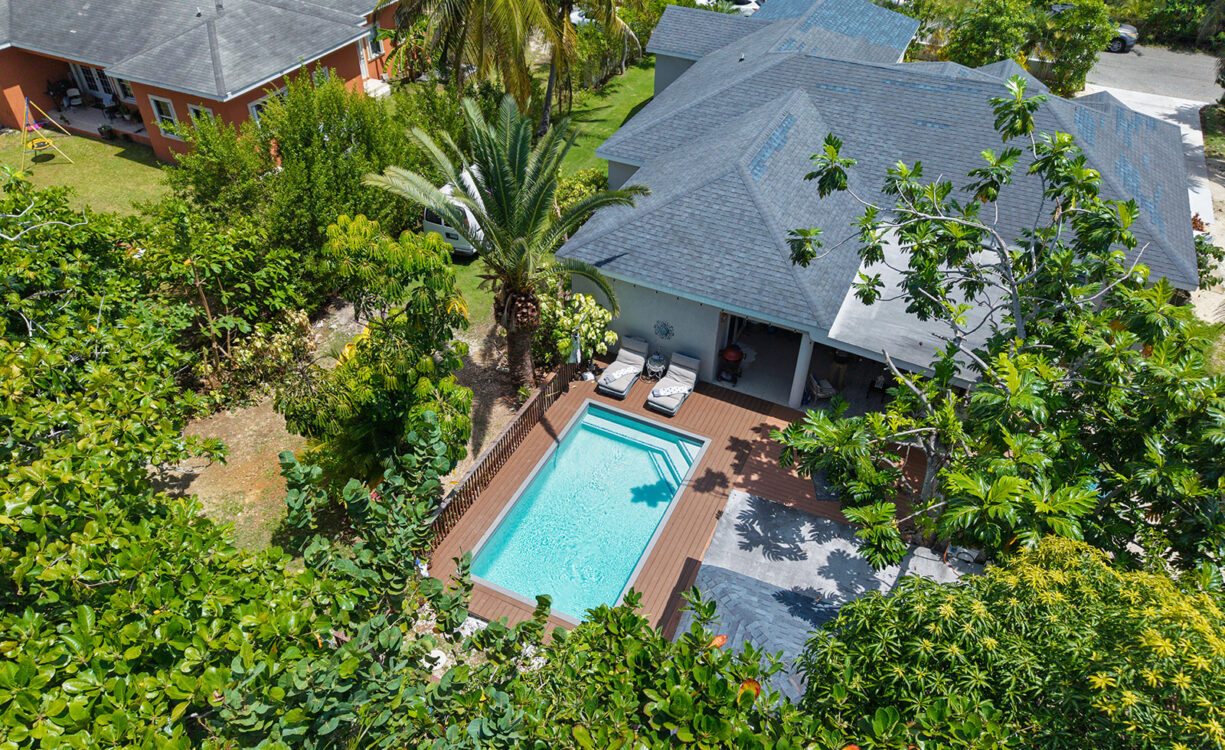 SAVANNAH 3 BED HOME WITH 1 BED RENTAL INCOME - $25K KYD CASHBACK INCENTIVE.