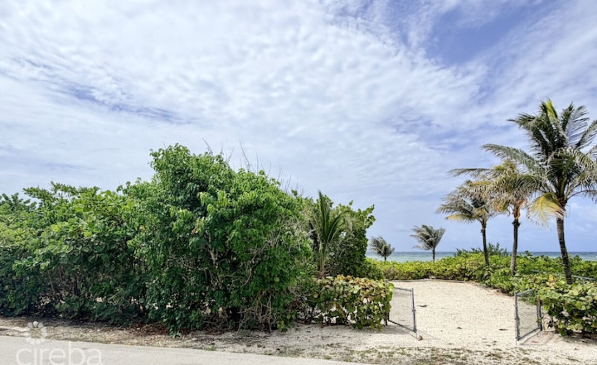 LARGE BEACHFRONT LOT - RUM POINT DRIVE - PERFECT ESTATE PARCEL