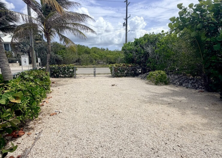 LARGE BEACHFRONT LOT - RUM POINT DRIVE - PERFECT ESTATE PARCEL