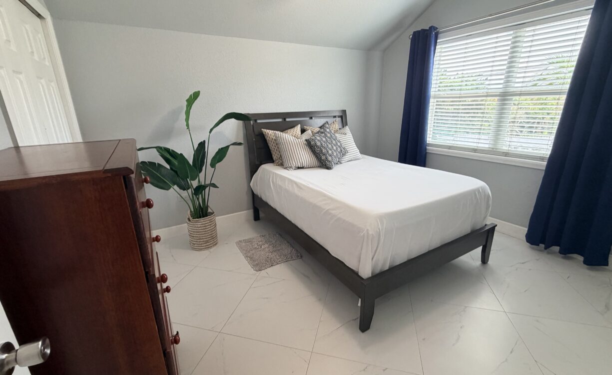 OCEAN VIEW APARTMENT IN A DUPLEX, NORTH WEST POINT ROAD
