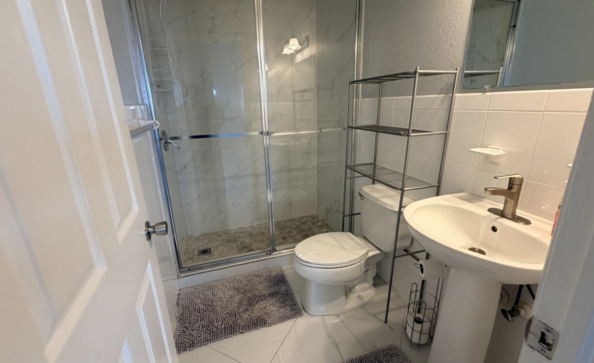 OCEAN VIEW APARTMENT IN A DUPLEX, NORTH WEST POINT ROAD