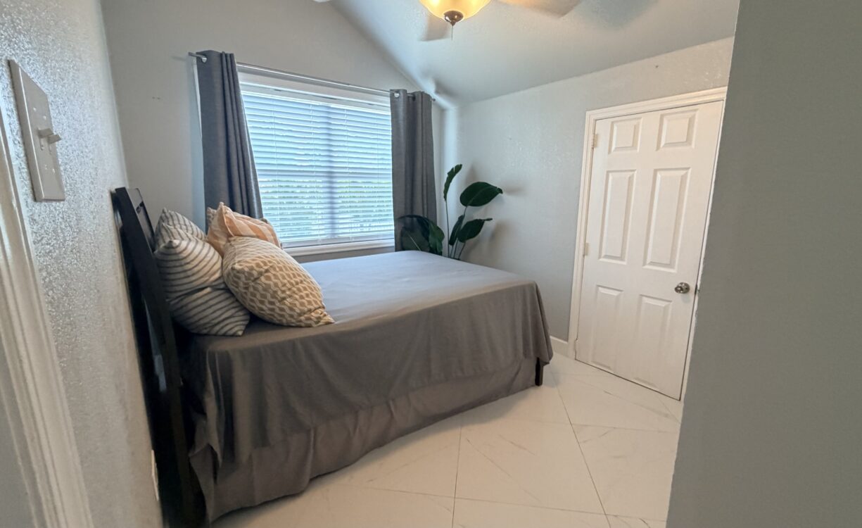 OCEAN VIEW APARTMENT IN A DUPLEX, NORTH WEST POINT ROAD