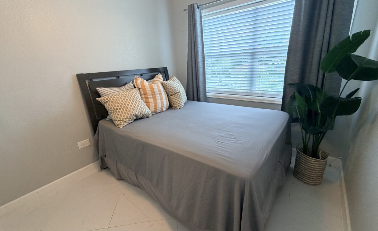 OCEAN VIEW APARTMENT IN A DUPLEX, NORTH WEST POINT ROAD