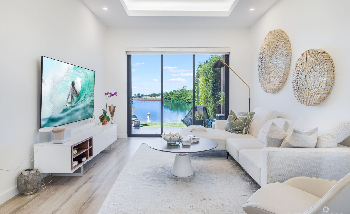 PARAISO  # 8 PHASE 2 (PRIVATE POOL & DOCK SPACE FOR EACH UNIT)