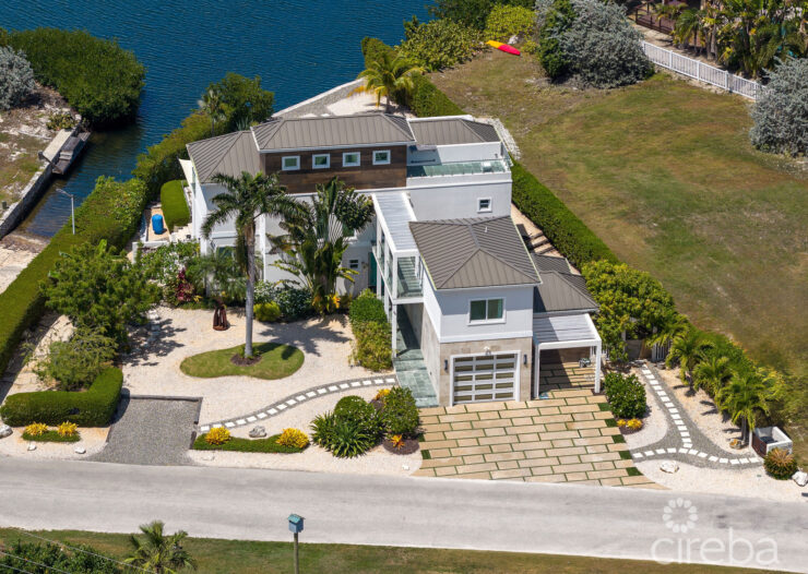 24  SHOREWINDS TRAIL, THE SHORES FAMILY HOME
