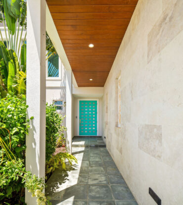 24  SHOREWINDS TRAIL, THE SHORES FAMILY HOME