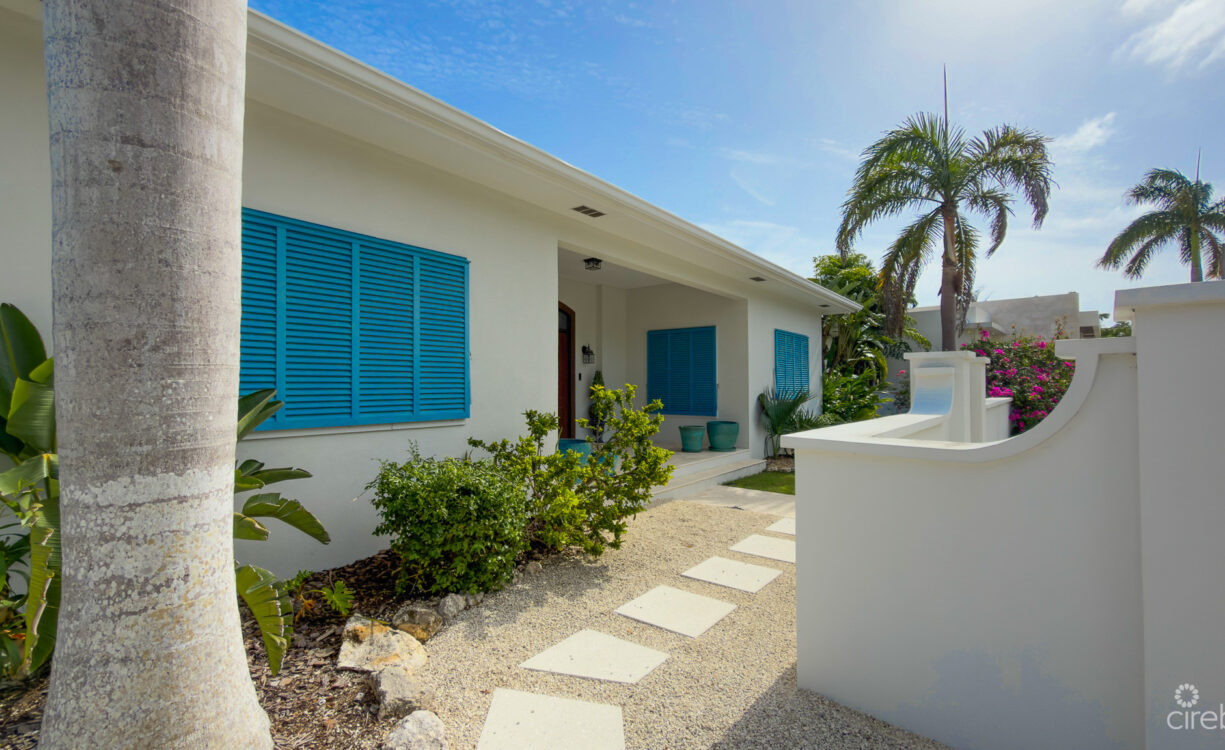 SEVEN MILE BEACH CORRIDOR FAMILY HOME