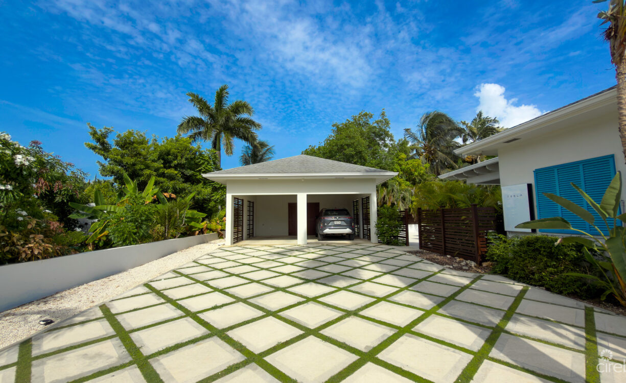 SEVEN MILE BEACH CORRIDOR FAMILY HOME
