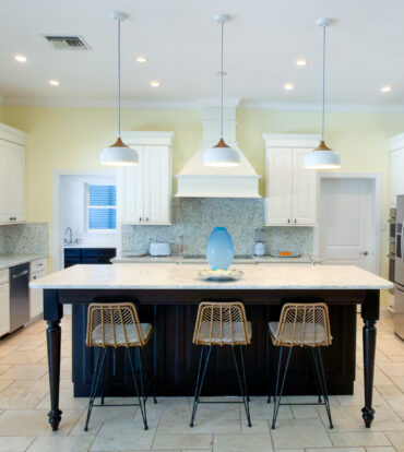 SEVEN MILE BEACH CORRIDOR FAMILY HOME