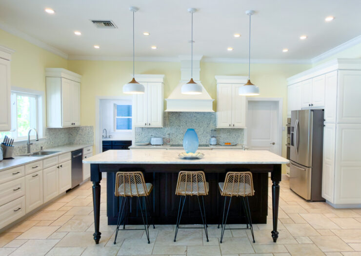 SEVEN MILE BEACH CORRIDOR FAMILY HOME