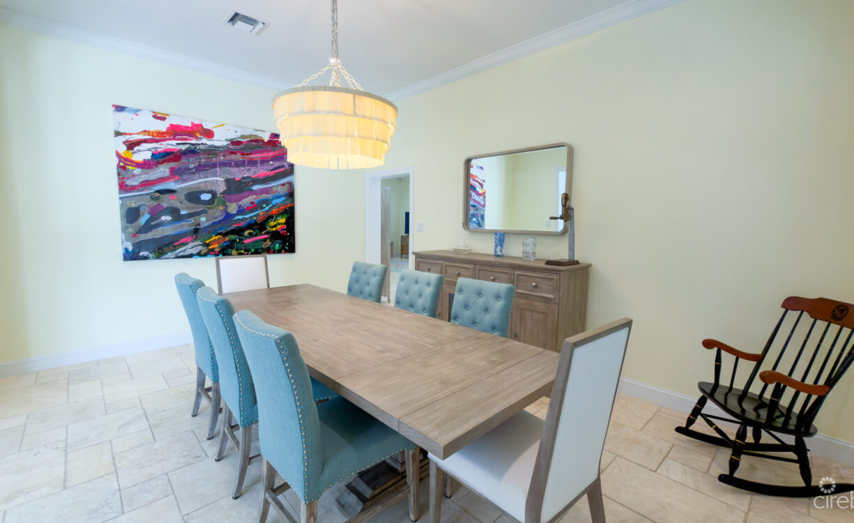 SEVEN MILE BEACH CORRIDOR FAMILY HOME