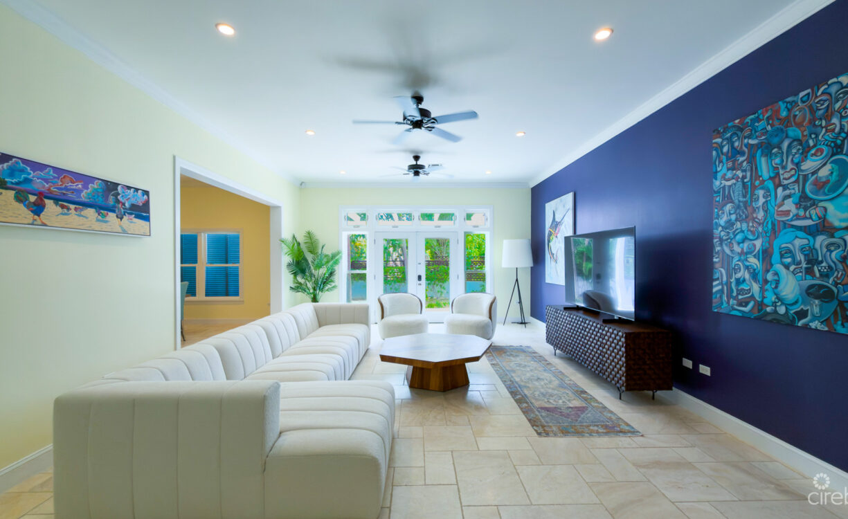 SEVEN MILE BEACH CORRIDOR FAMILY HOME