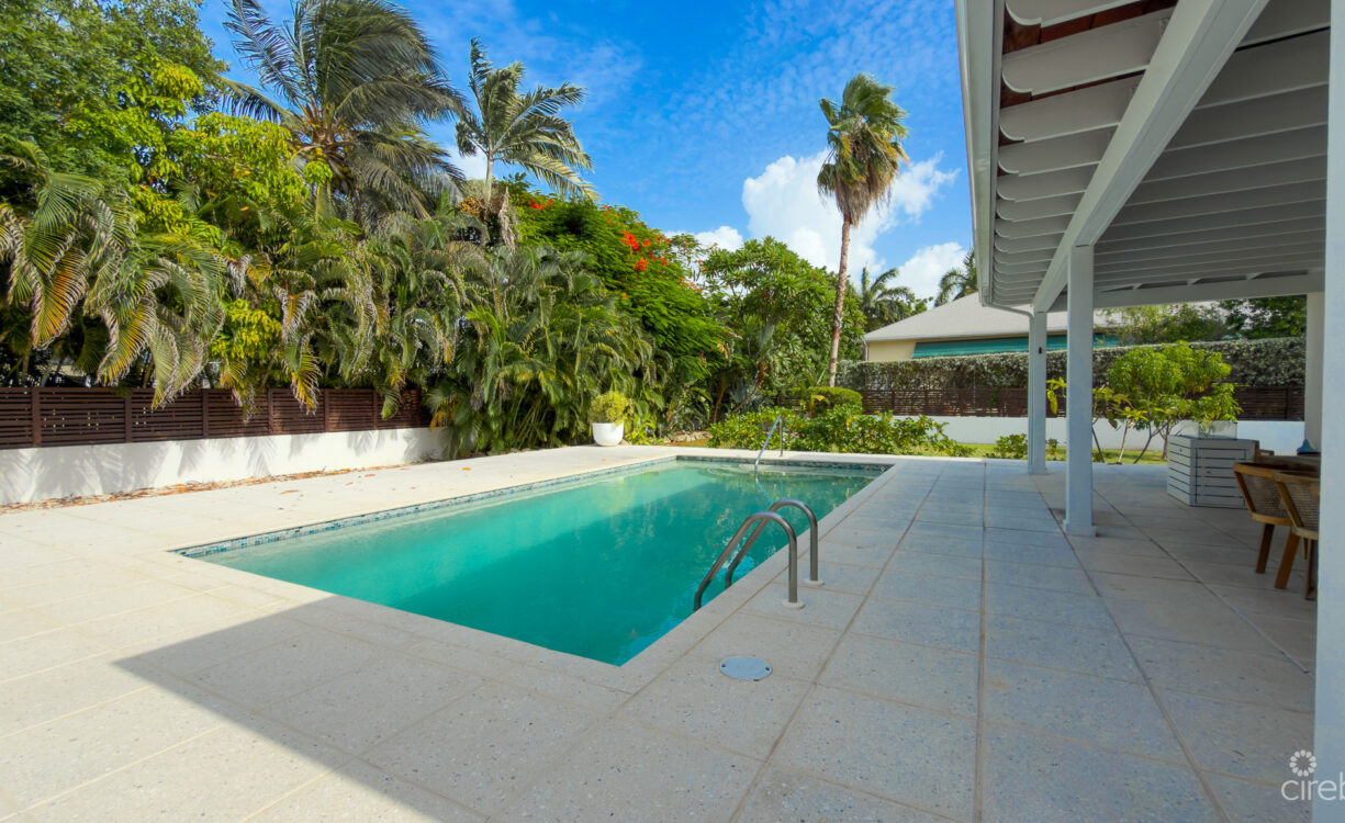 SEVEN MILE BEACH CORRIDOR FAMILY HOME