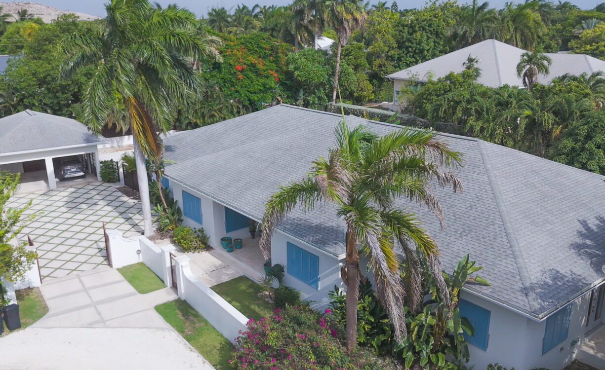 SEVEN MILE BEACH CORRIDOR FAMILY HOME