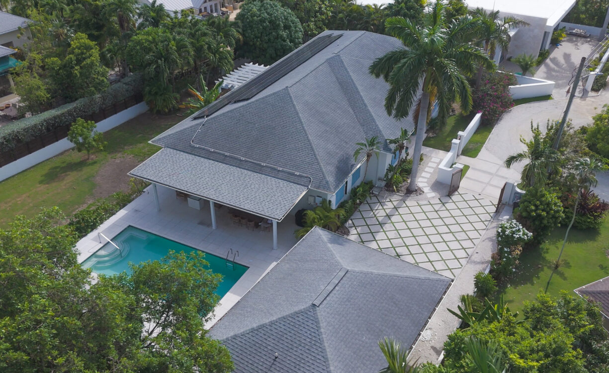 SEVEN MILE BEACH CORRIDOR FAMILY HOME