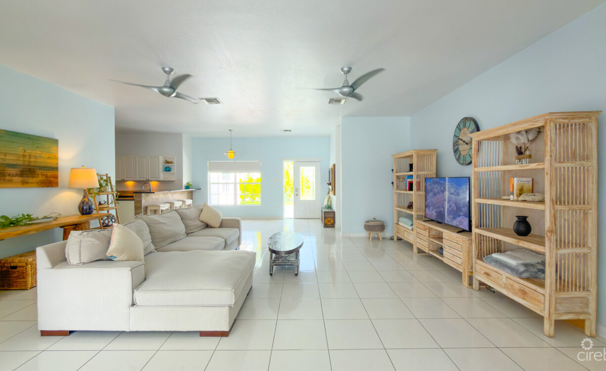 SNUG HARBOUR ANDREW DRIVE - 4 BEDROOM FAMILY HOME IN THE SEVEN MILE BEACH CORRIDOR