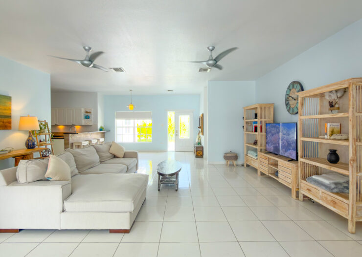 SNUG HARBOUR ANDREW DRIVE - 4 BEDROOM FAMILY HOME IN THE SEVEN MILE BEACH CORRIDOR
