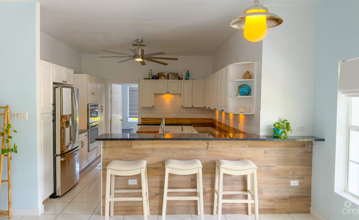 SNUG HARBOUR ANDREW DRIVE - 4 BEDROOM FAMILY HOME IN THE SEVEN MILE BEACH CORRIDOR